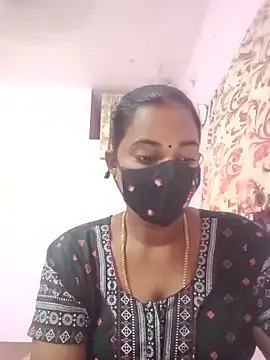 Snapshot of tamilratchasii chatting on June 18, 6:13 am tamilratchasii online show from June 18, 6:13 am