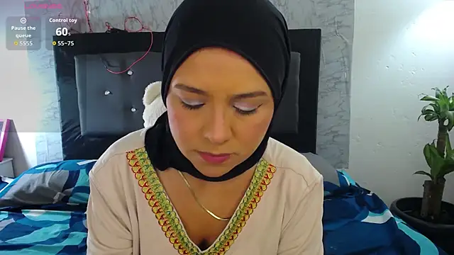Snapshot of alia_asad chatting on April 20, 4:32 pm alia asad online show from April 20, 4:32 pm
