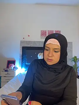 Snapshot of alia_asad chatting on June 4, 1:39 pm alia asad online show from June 4, 1:39 pm