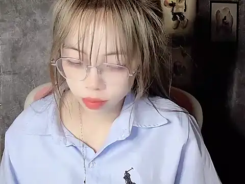 Snapshot of Bella167 chatting on March 31, 8:31 pm Bella167 online show from March 31, 8:31 pm