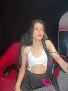 Snapshot of jazminswee chatting on April 7, 7:36 pm jazminswee online show from April 7, 7:36 pm