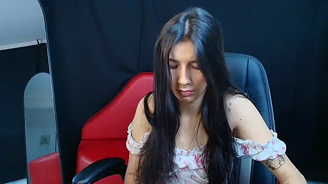 Snapshot of jazminswee chatting on May 8, 9:53 pm jazminswee online show from May 8, 9:53 pm