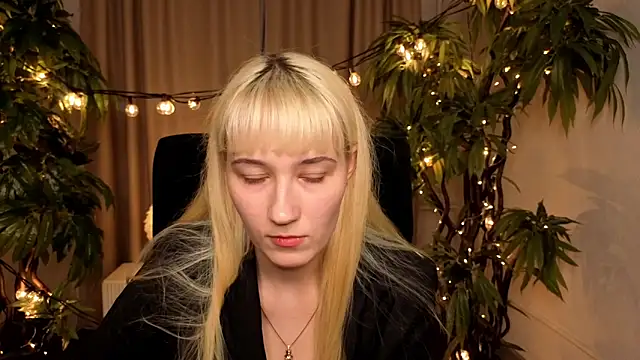 SusanWeaver online show from April 7, 12:49 pm