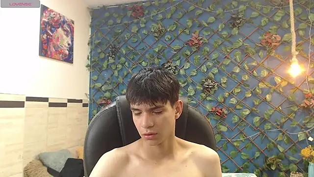 Snapshot of maxim_rod chatting on April 7, 4:13 am maxim rod online show from April 7, 4:13 am