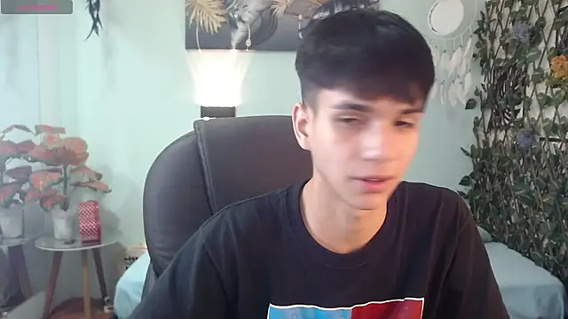 Snapshot of maxim_rod chatting on May 6, 4:52 am maxim rod online show from May 6, 4:52 am