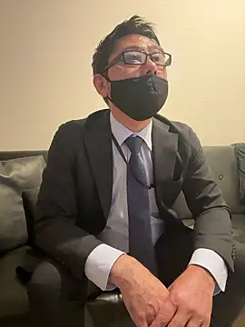Snapshot of RYUICHI_1919 chatting on April 21, 11:16 am RYUICHI 1919 online show from April 21, 11:16 am