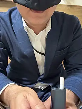 Snapshot of RYUICHI_1919 chatting on April 30, 10:10 am RYUICHI 1919 online show from April 30, 10:10 am