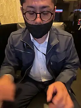 Snapshot of RYUICHI_1919 chatting on May 11, 10:54 am RYUICHI 1919 online show from May 11, 10:54 am