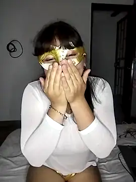 Lesleyxx online show from April 18, 3:43 am