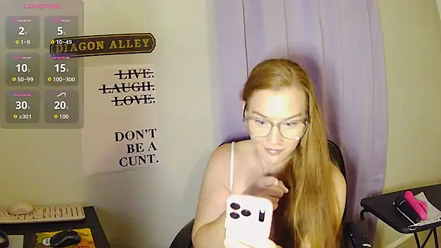 RoxyRedXO12 online show from April 30, 10:14 pm