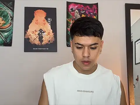 Snapshot of Tuenkim_ chatting on April 7, 3:29 am Tuenkim online show from April 7, 3:29 am