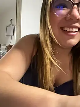 spicymichelle online show from April 4, 2:43 am