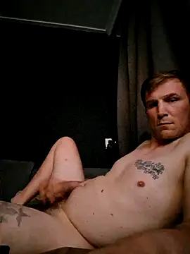 Snapshot of rokosz chatting on June 13, 11:46 pm rokosz online show from June 13, 11:46 pm
