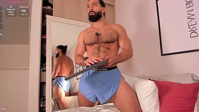 Snapshot of Max_strong01 chatting on April 27, 11:58 pm Max strong01 online show from April 27, 11:58 pm