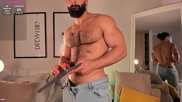 Snapshot of Max_strong01 chatting on May 5, 10:18 pm Max strong01 online show from May 5, 10:18 pm
