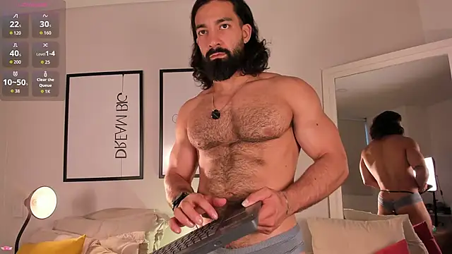 Snapshot of Max_strong01 chatting on May 14, 11:00 pm Max strong01 online show from May 14, 11:00 pm