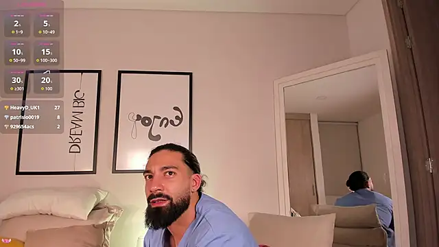 Snapshot of Max_strong01 chatting on May 16, 1:02 am Max strong01 online show from May 16, 1:02 am