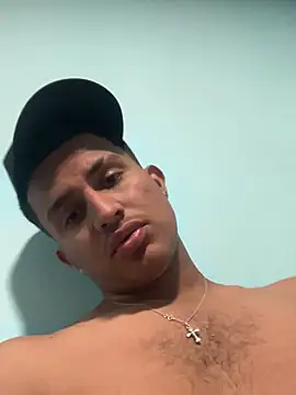 ianruiz02 online show from March 28, 4:17 pm