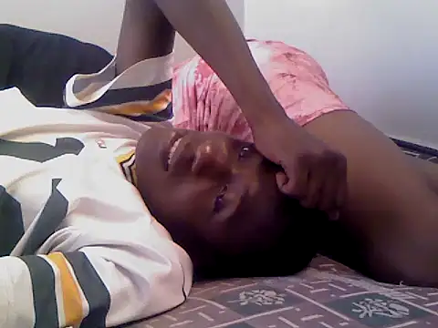 Snapshot of blackmeme28 chatting on April 14, 12:22 pm blackmeme28 online show from April 14, 12:22 pm