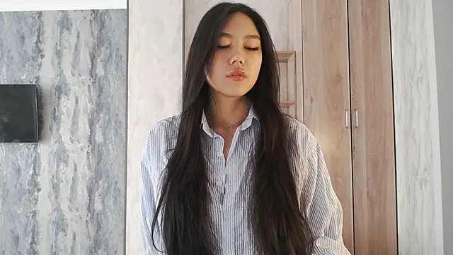 Snapshot of SecretTiny chatting on May 18, 1:24 am SecretTiny online show from May 18, 1:24 am