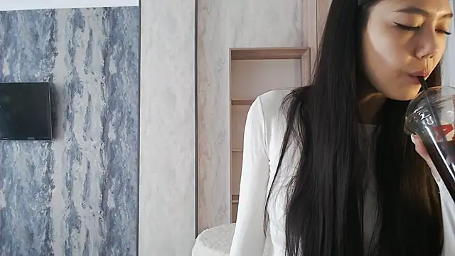 Snapshot of SecretTiny chatting on May 20, 2:40 am SecretTiny online show from May 20, 2:40 am