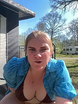 Snapshot of SexyBlondJoanna-Exclusief chatting on April 8, 2:06 pm SexyBlondJoanna-Exclusief online show from April 8, 2:06 pm