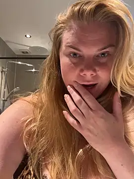 Snapshot of SexyBlondJoanna-Exclusief chatting on May 17, 10:11 am SexyBlondJoanna-Exclusief online show from May 17, 10:11 am
