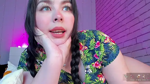 Snapshot of NatalForsy chatting on May 12, 11:40 am NatalForsy online show from May 12, 11:40 am
