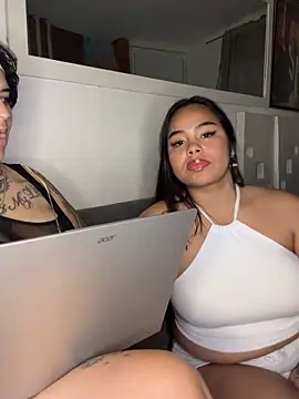 Snapshot of lunaa_love chatting on May 17, 11:56 pm lunaa love online show from May 17, 11:56 pm