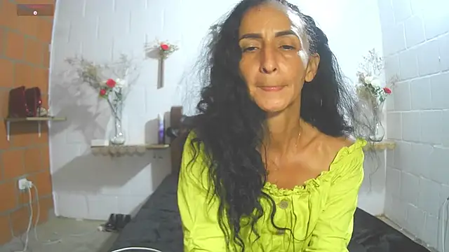 Snapshot of SamanttaLopez chatting on May 8, 12:27 am SamanttaLopez online show from May 8, 12:27 am