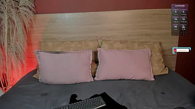 Snapshot of crystal_arlette_ chatting on April 18, 12:09 pm crystal arlette online show from April 18, 12:09 pm