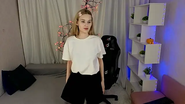 SugarNyaa online show from April 28, 2:44 pm