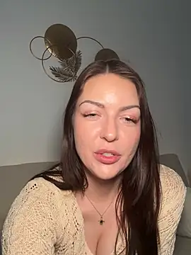 Snapshot of xLunaBliss chatting on April 1, 5:32 pm xLunaBliss online show from April 1, 5:32 pm