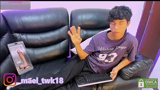 Mael Twink online show from April 11, 7:07 pm