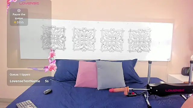 Snapshot of scarlett__2 chatting on May 6, 9:53 pm scarlett 2 online show from May 6, 9:53 pm