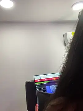 Snapshot of AngelCheerry_ chatting on April 1, 1:41 pm AngelCheerry online show from April 1, 1:41 pm