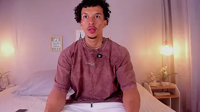 Snapshot of dominik_drake chatting on June 30, 12:06 pm dominik drake online show from June 30, 12:06 pm