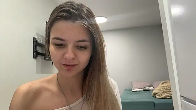 Snapshot of Peachy_keens chatting on April 19, 6:10 pm Peachy keens online show from April 19, 6:10 pm