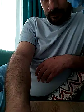 Snapshot of hartboy41 chatting on April 13, 2:33 pm hartboy41 online show from April 13, 2:33 pm