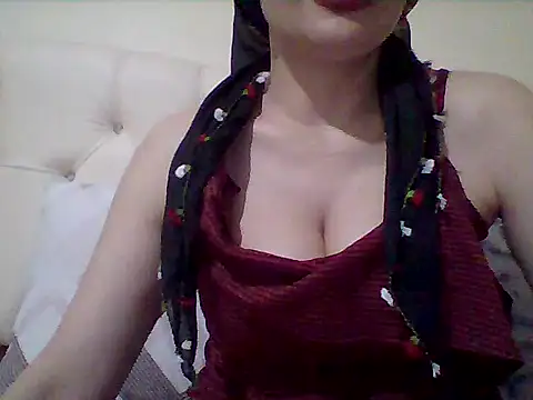 Snapshot of busex25 chatting on April 12, 8:58 pm busex25 online show from April 12, 8:58 pm