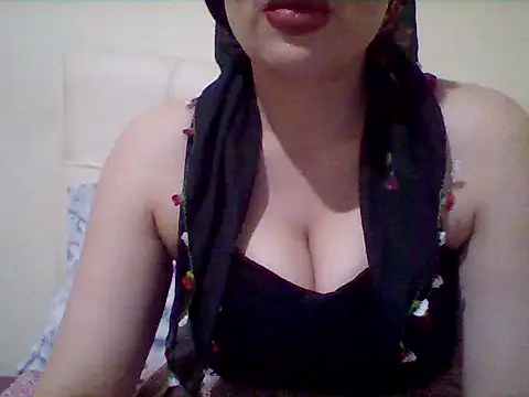 Snapshot of busex25 chatting on April 16, 9:50 pm busex25 online show from April 16, 9:50 pm