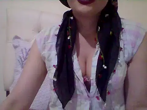 Snapshot of busex25 chatting on May 1, 9:08 pm busex25 online show from May 1, 9:08 pm