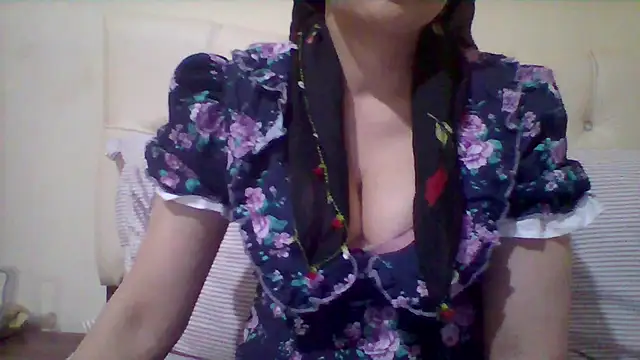 Snapshot of busex25 chatting on May 20, 9:21 pm busex25 online show from May 20, 9:21 pm