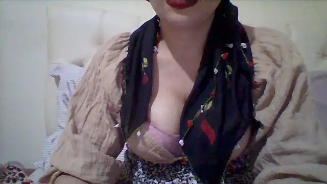 Snapshot of busex25 chatting on June 9, 8:53 pm busex25 online show from June 9, 8:53 pm