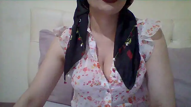 Snapshot of busex25 chatting on June 18, 9:30 pm busex25 online show from June 18, 9:30 pm