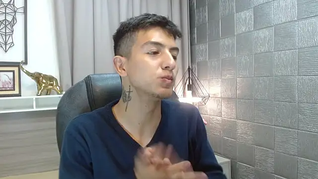 Snapshot of CaballeroNocturno_ chatting on April 1, 3:18 am CaballeroNocturno online show from April 1, 3:18 am