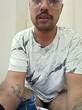 herochoclateboy online show from May 3, 5:08 pm