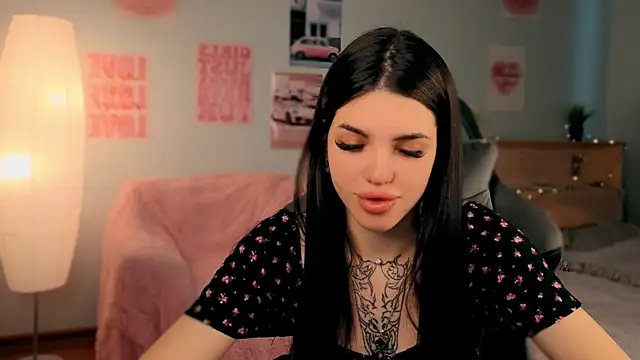 Snapshot of molly_rettyy chatting on April 29, 3:43 am molly rettyy online show from April 29, 3:43 am