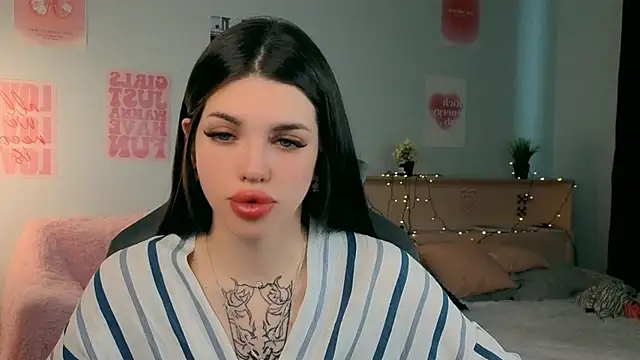 Snapshot of molly_rettyy chatting on May 8, 4:29 am molly rettyy online show from May 8, 4:29 am