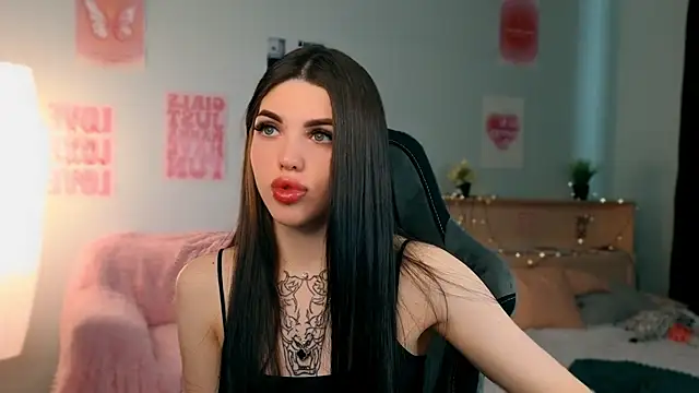 Snapshot of molly_rettyy chatting on May 15, 4:19 am molly rettyy online show from May 15, 4:19 am
